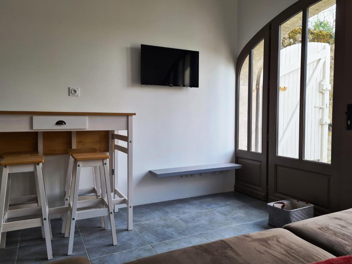 Le Petit Logis Villa Blere Bagian luar foto