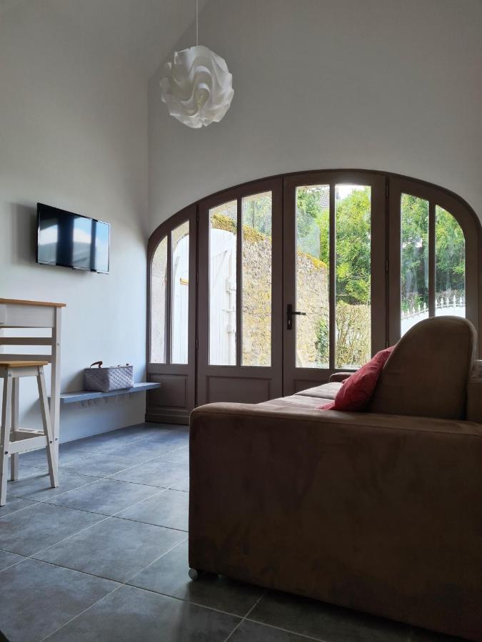 Le Petit Logis Villa Blere Bagian luar foto